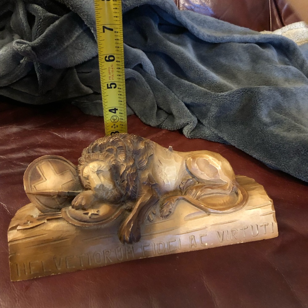 Lion of Lucerne Hand Carved Wood 8" - Picture 3 of 7
